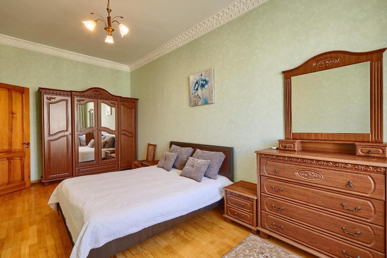 Apartment Near Lva Tolstoho Square Kiev Exterior foto